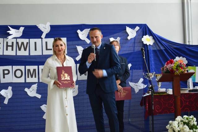 SP Sokołowiec - ŻEGNAJ SZKOŁO – NIECH ŻYJĄ WAKACJE….