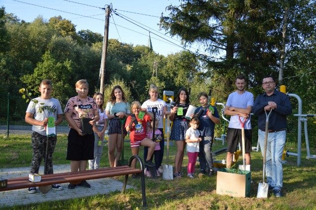 SP Sokołowiec - Ogólnopolska akcja #sadziMY - Lubiechowa